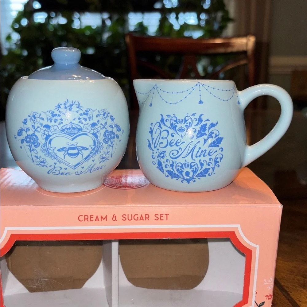 Bridgerton Cream & Sugar Set - Blue and White